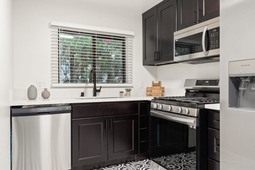 Pelham Ave - Gallery - 7