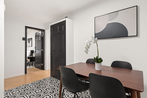 Pelham Ave - Communal Area