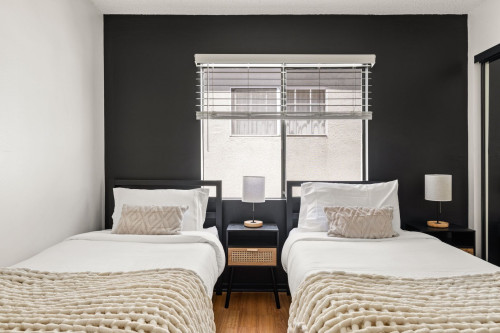 Pelham Ave - Gallery - 17