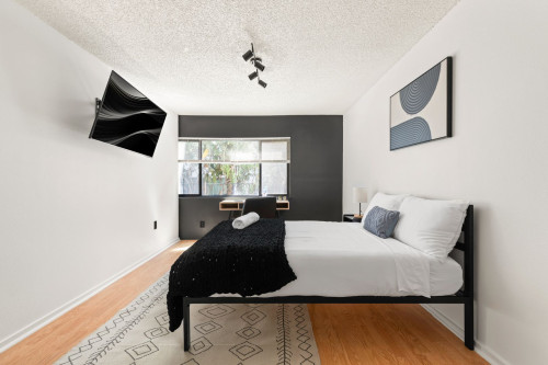 Pelham Ave - Gallery - 12