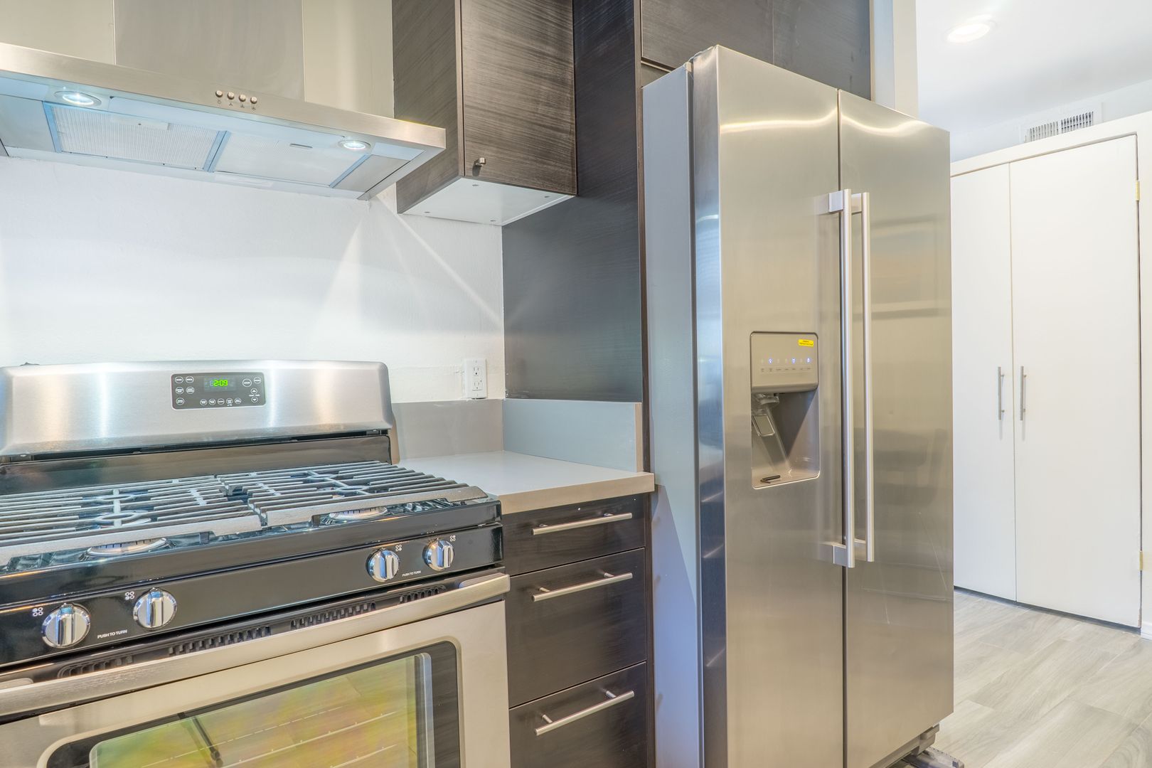 1823 Pelham 8 - Single Room 3 (Loft - Pelham Ave - Gallery - 2