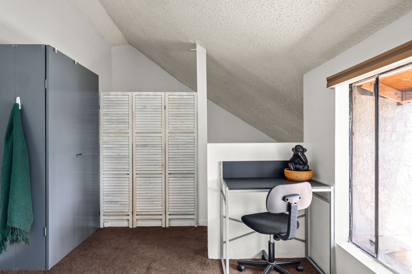  1823 Pelham 8 - Single Room 3 (Loft  -  Pelham Ave  - Gallery -  5