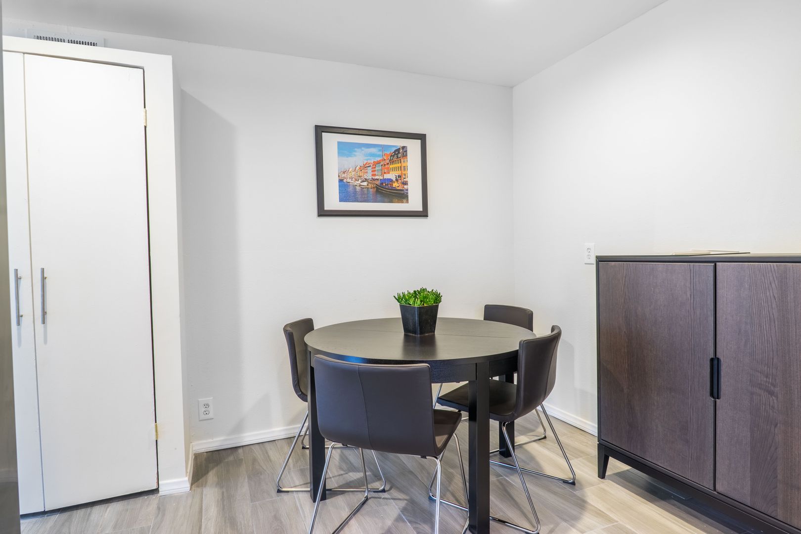  1823 Pelham 8 - Single Room 3 (Loft  -  Pelham Ave  - Gallery -  4