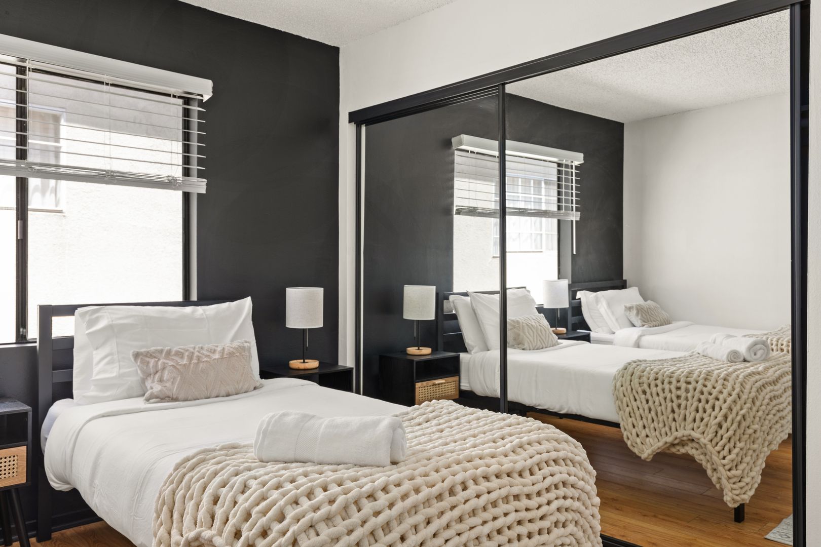  1823 Pelham 7 - Twin Room 2  -  Pelham Ave  - Gallery -  6