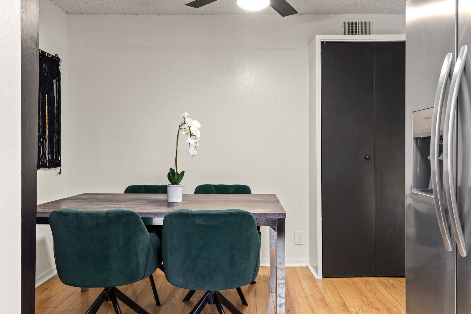  1823 Pelham 7 - Twin Room 2  -  Pelham Ave  - Gallery -  5