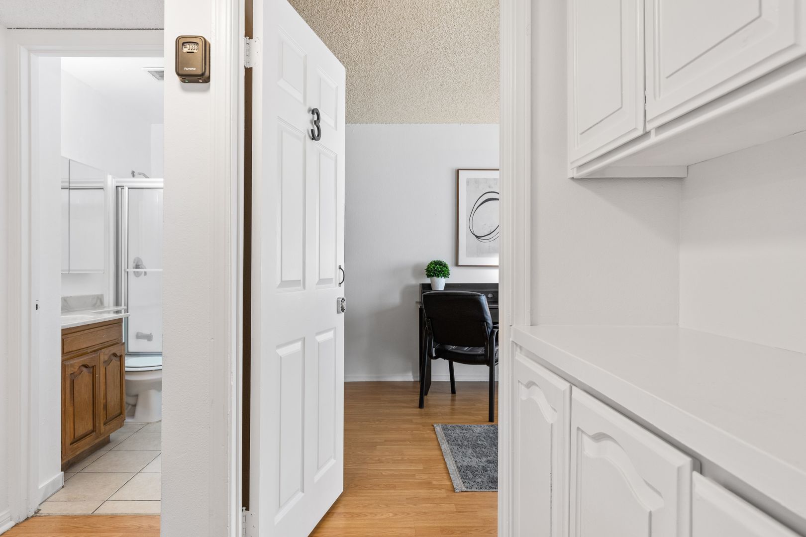  1823 Pelham 3 - Room 3  -  Pelham Ave  - Gallery -  4