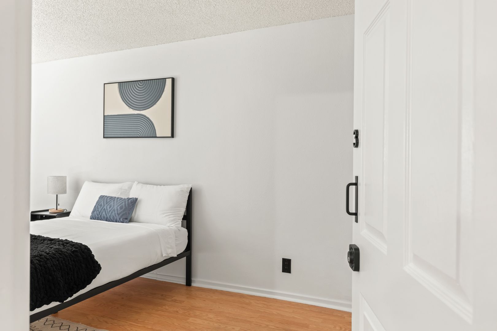  1823 Pelham 4 - Room 2  -  Pelham Ave  - Gallery -  3