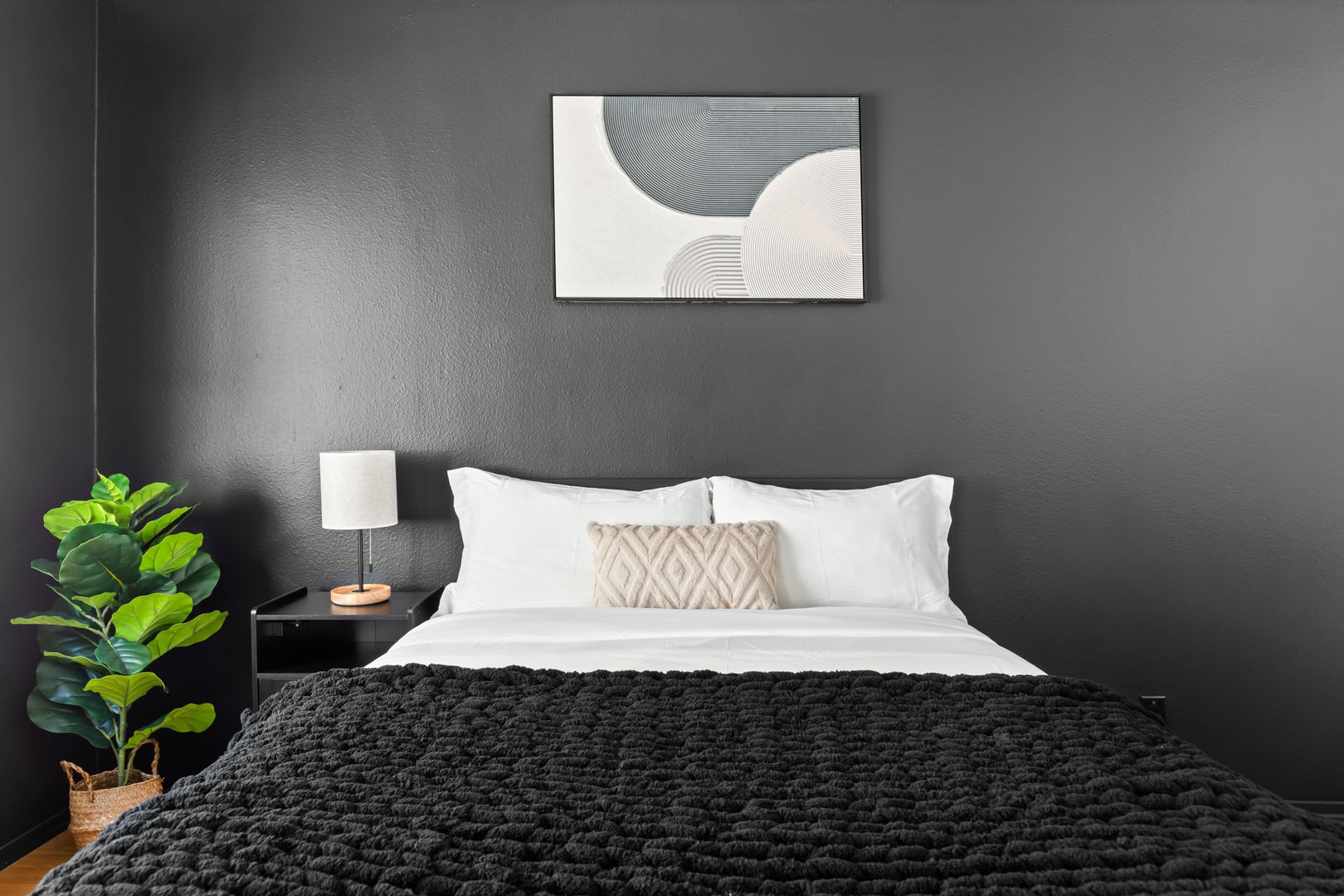  1823 Pelham 2 - Room 2  -  Pelham Ave  - Gallery -  2