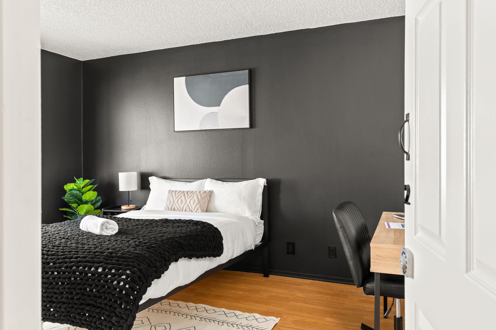 1823 Pelham 2 - Room 2  -  Pelham Ave  - Gallery -  5
