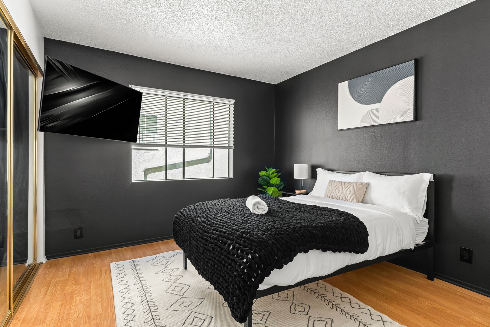  1823 Pelham 2 - Room 2  -  Pelham Ave  - Gallery -  8