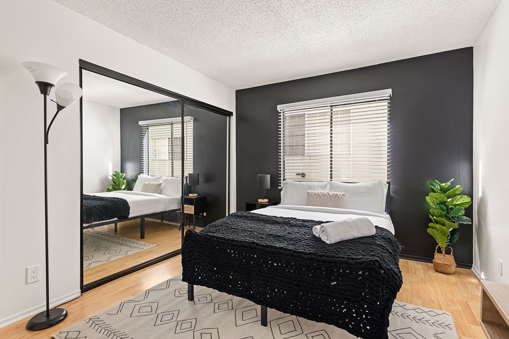  1823 Pelham 4  -  Pelham Ave  - Gallery -  1