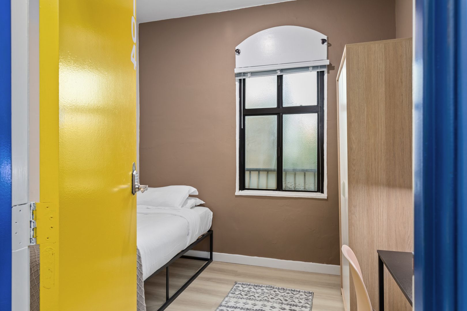 Single Room With A Jack And Jill Bathroom - 840 Hilgard - Hilgard Ave - Gallery - 5