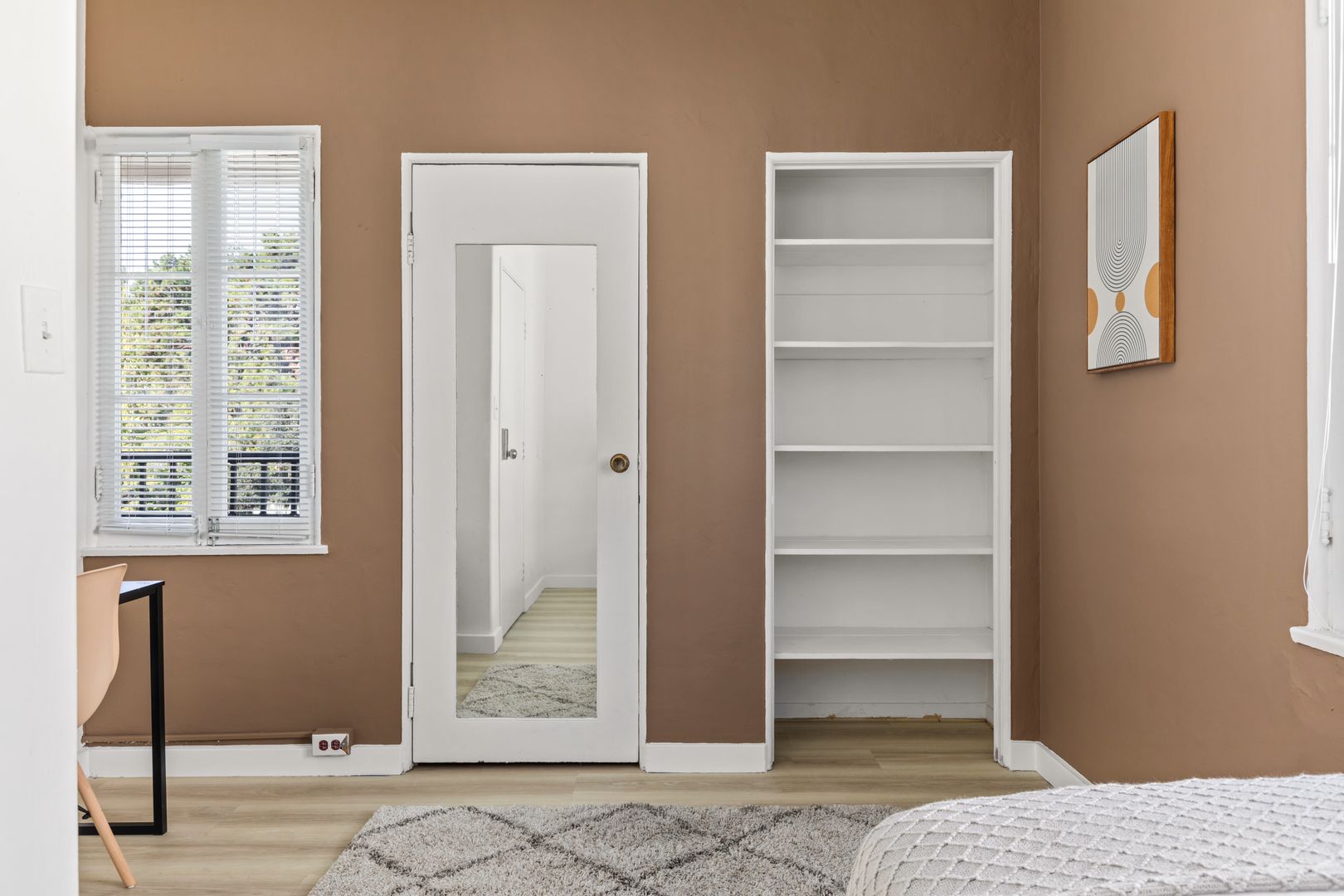840 Hilgard - Room 205 - Hilgard Ave - Gallery - 1