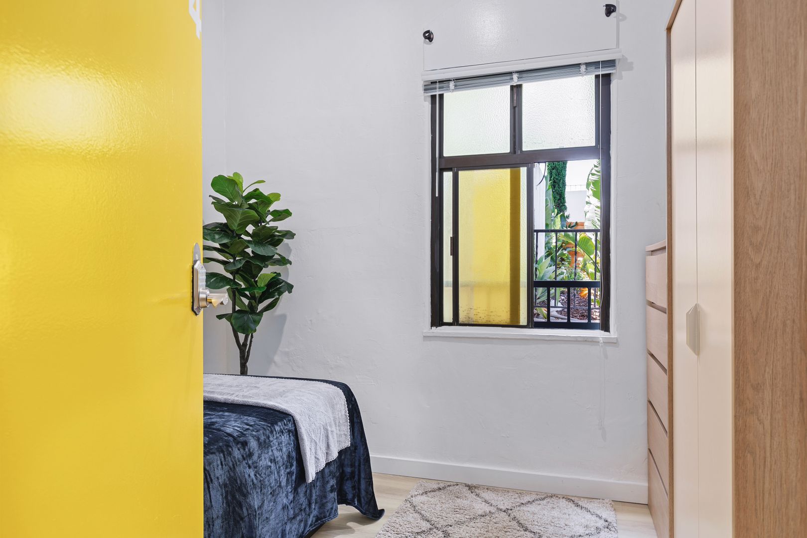 840 Hilgard - Room 309 - A - Hilgard Ave - Gallery - 3