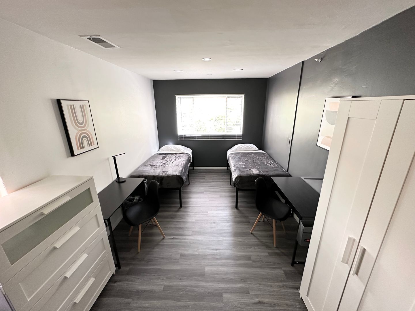 832 Hilgard - Room 202 - B - Hilgard Ave - Gallery - 2