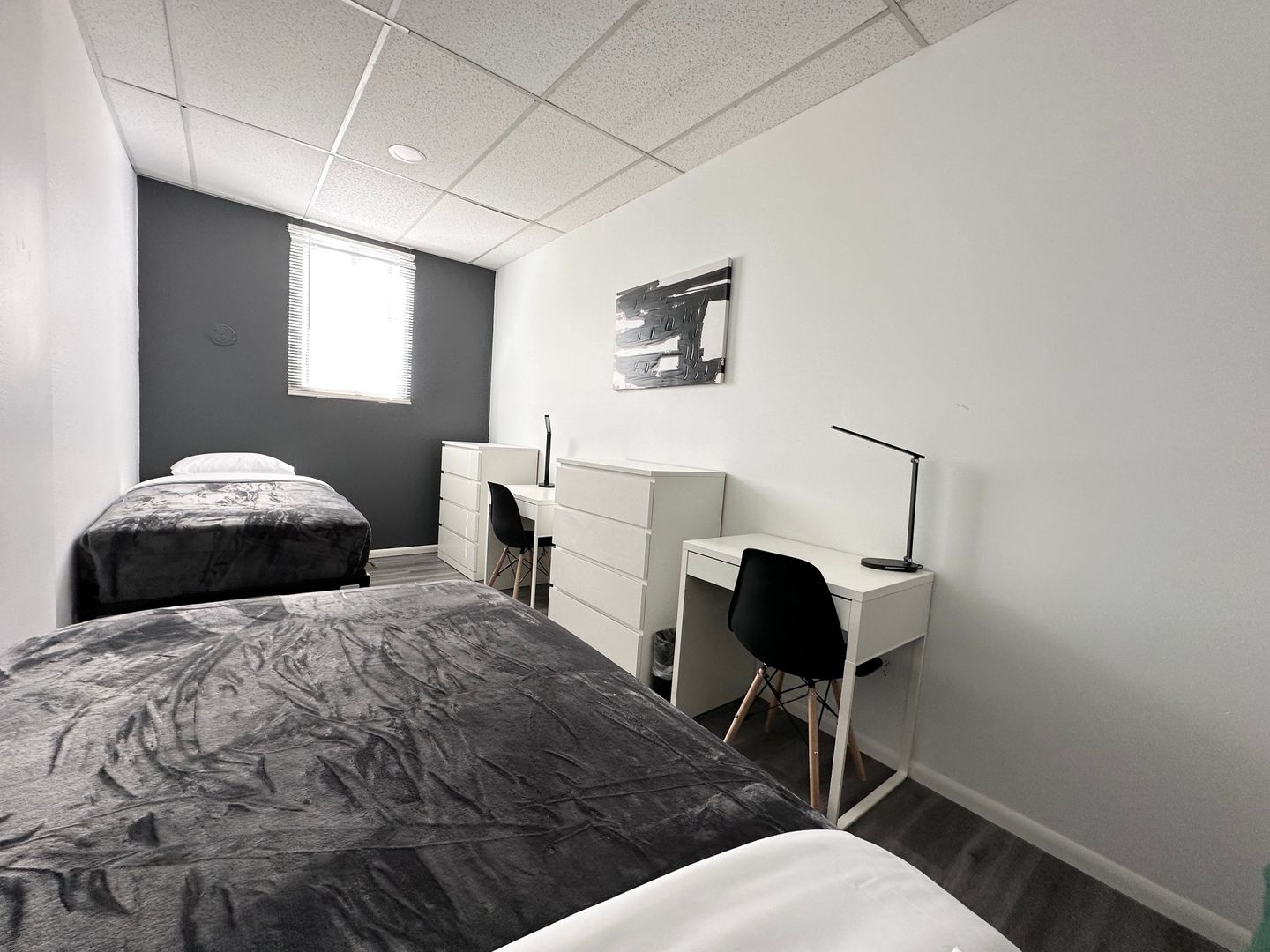 832 Hilgard - Room 311 - B - Hilgard Ave - Gallery - 2