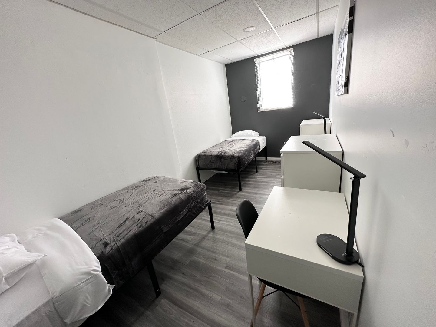 832 Hilgard - Room 311 - C - Hilgard Ave - Gallery - 2