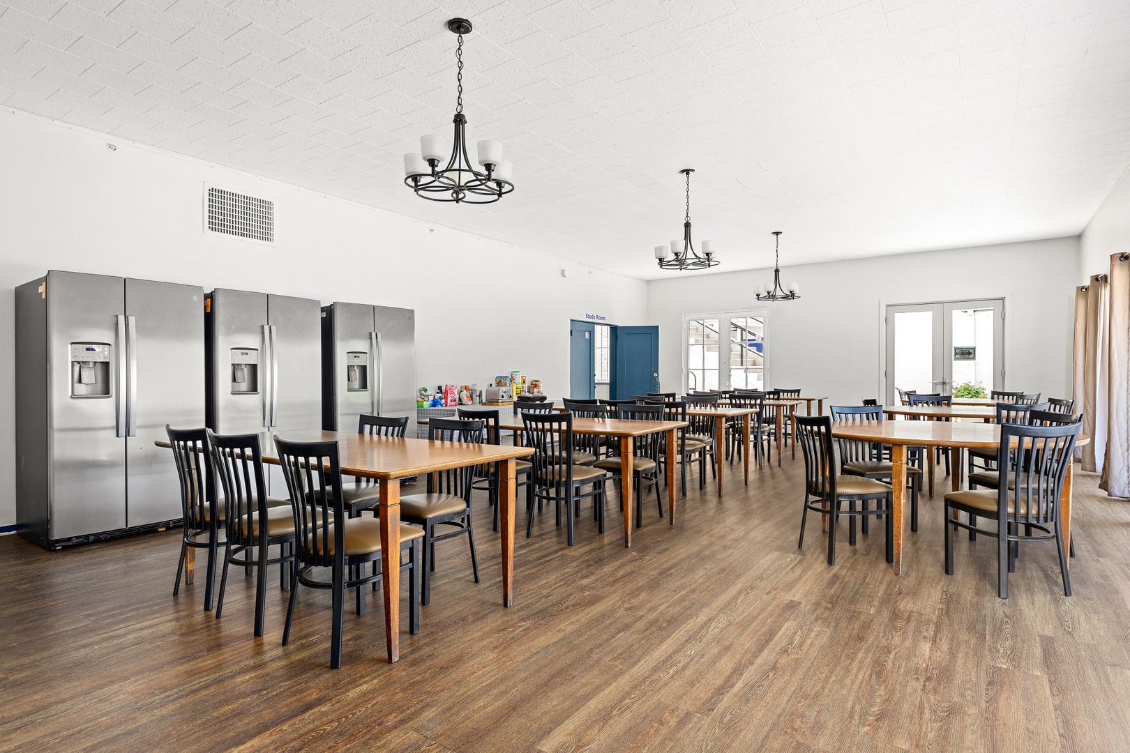 840 Hilgard - Room 103 - Hilgard Ave - Gallery - 2