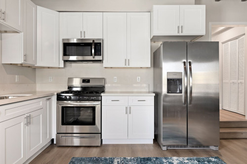 Kelton Ave - Gallery - 18