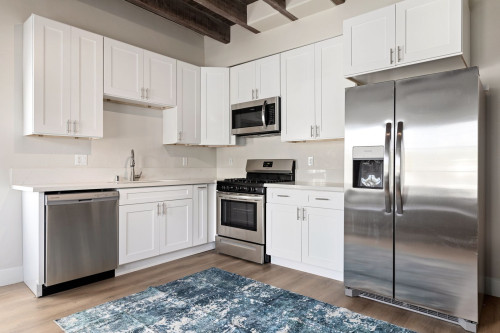 Kelton Ave - Gallery - 17
