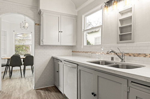 Kelton Ave - Gallery - 8