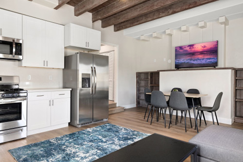 Kelton Ave - Gallery - 15