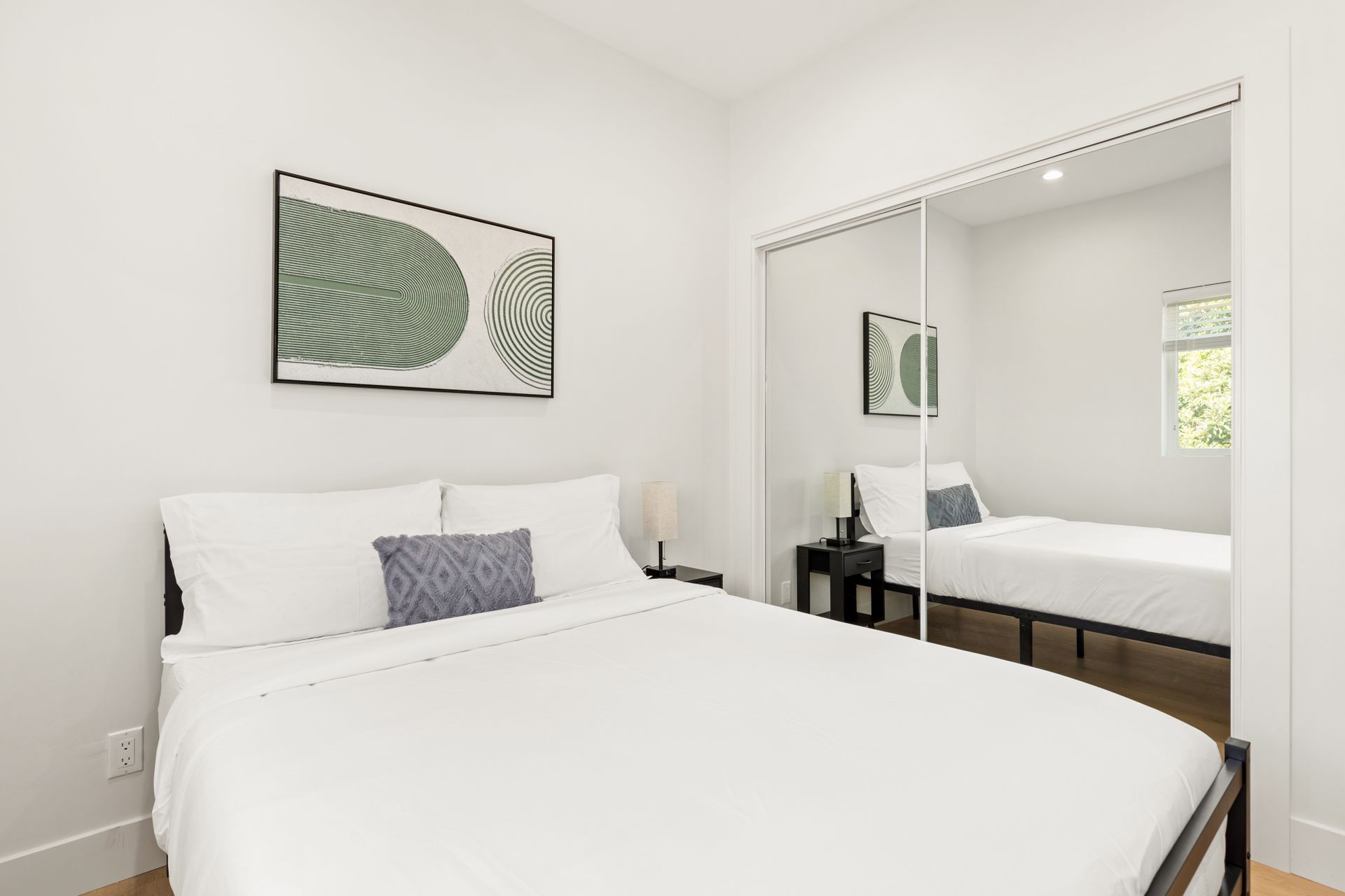  1736 Kelton Ave - Single Room  -  Kelton Ave  - Gallery -  9