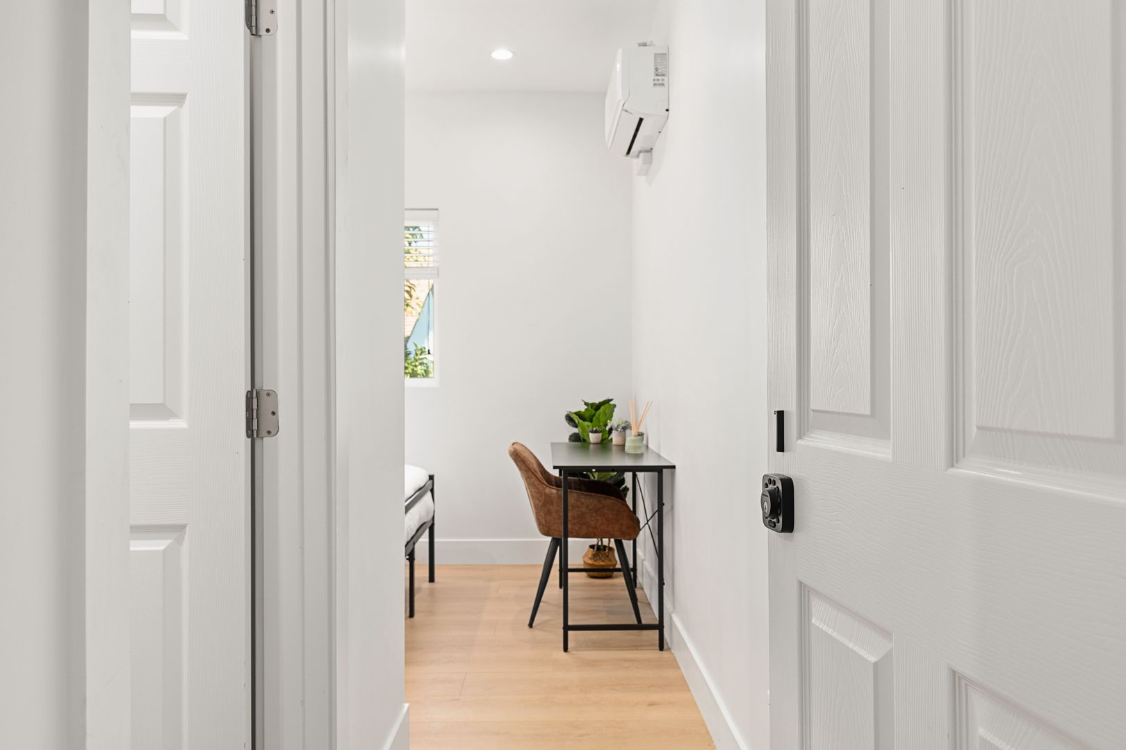 1736 Kelton Ave - Single Room - Kelton Ave - Gallery - 2