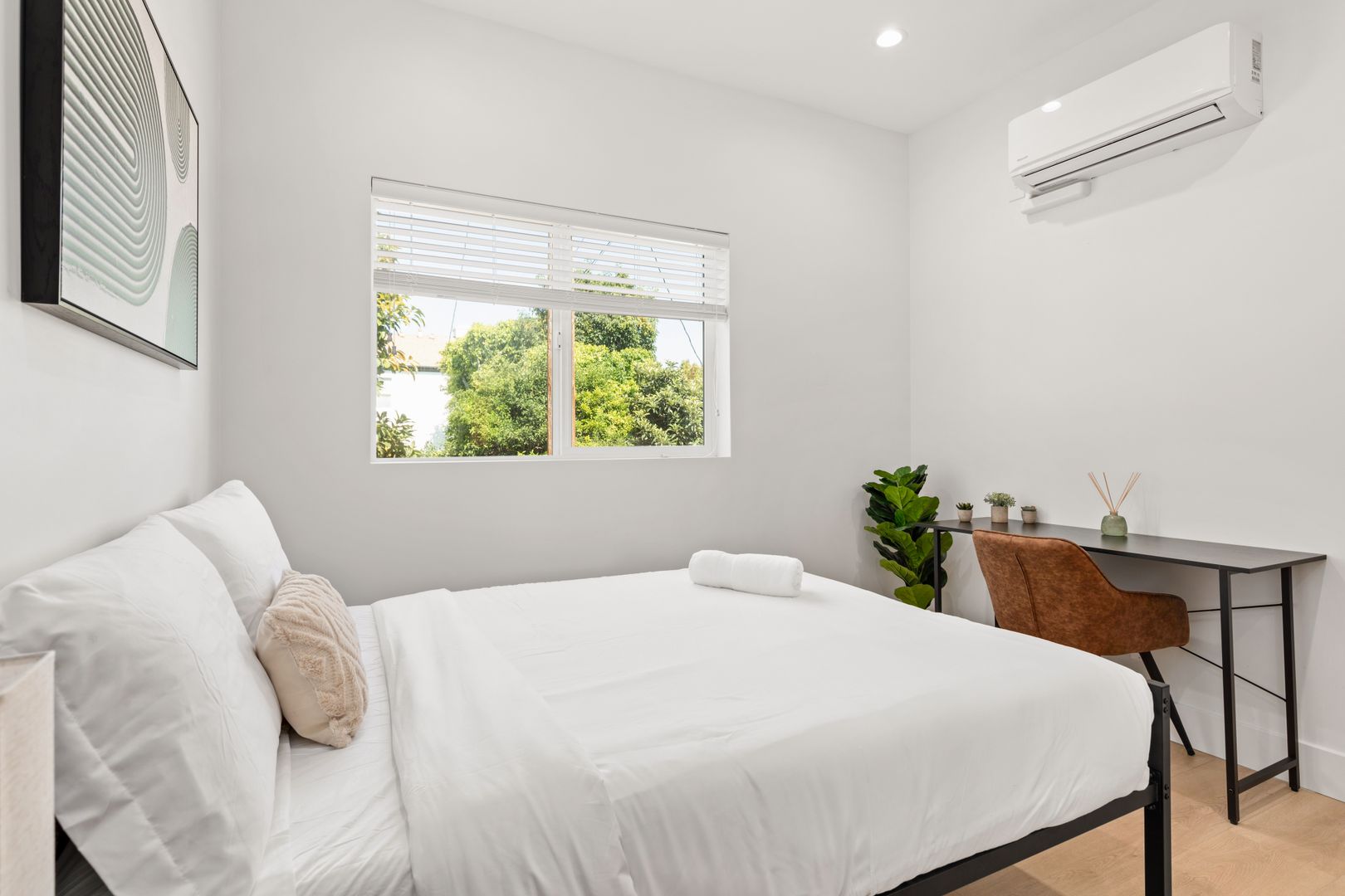  1736 Kelton Ave - Single Room  -  Kelton Ave  - Gallery -  1