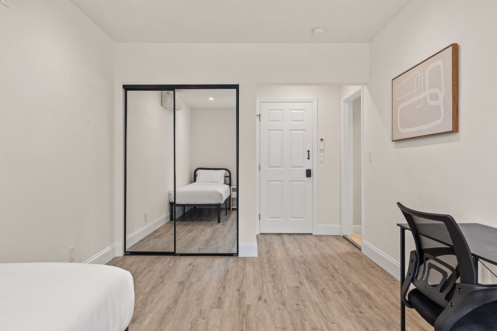 1738 S Kelton Ave - Single Room - Room 5 - Kelton Ave - Gallery - 5