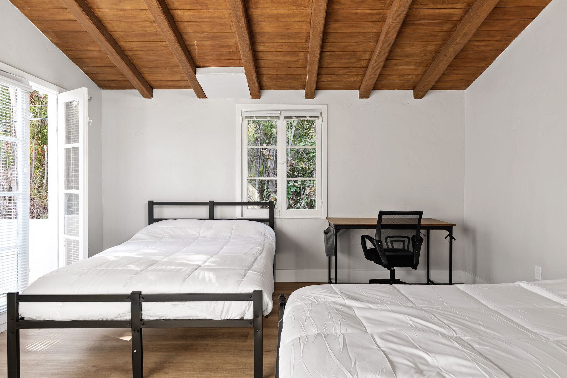  1707-1709 Kelton Ave - Twin/Shared Room  -  Kelton Ave  - Gallery -  8