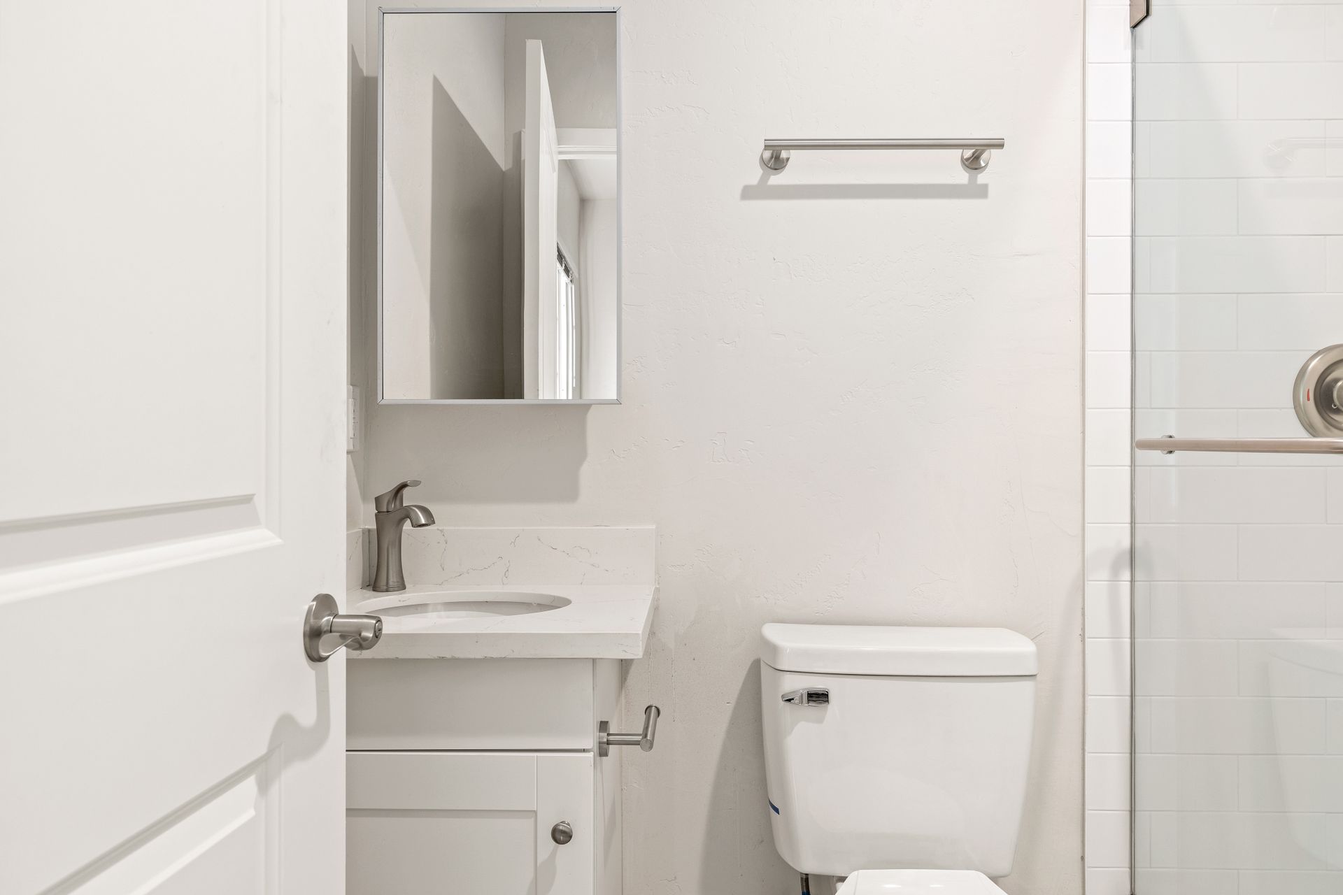 1707-1709 Kelton Ave - Twin/Shared Room - Kelton Ave - Gallery - 9