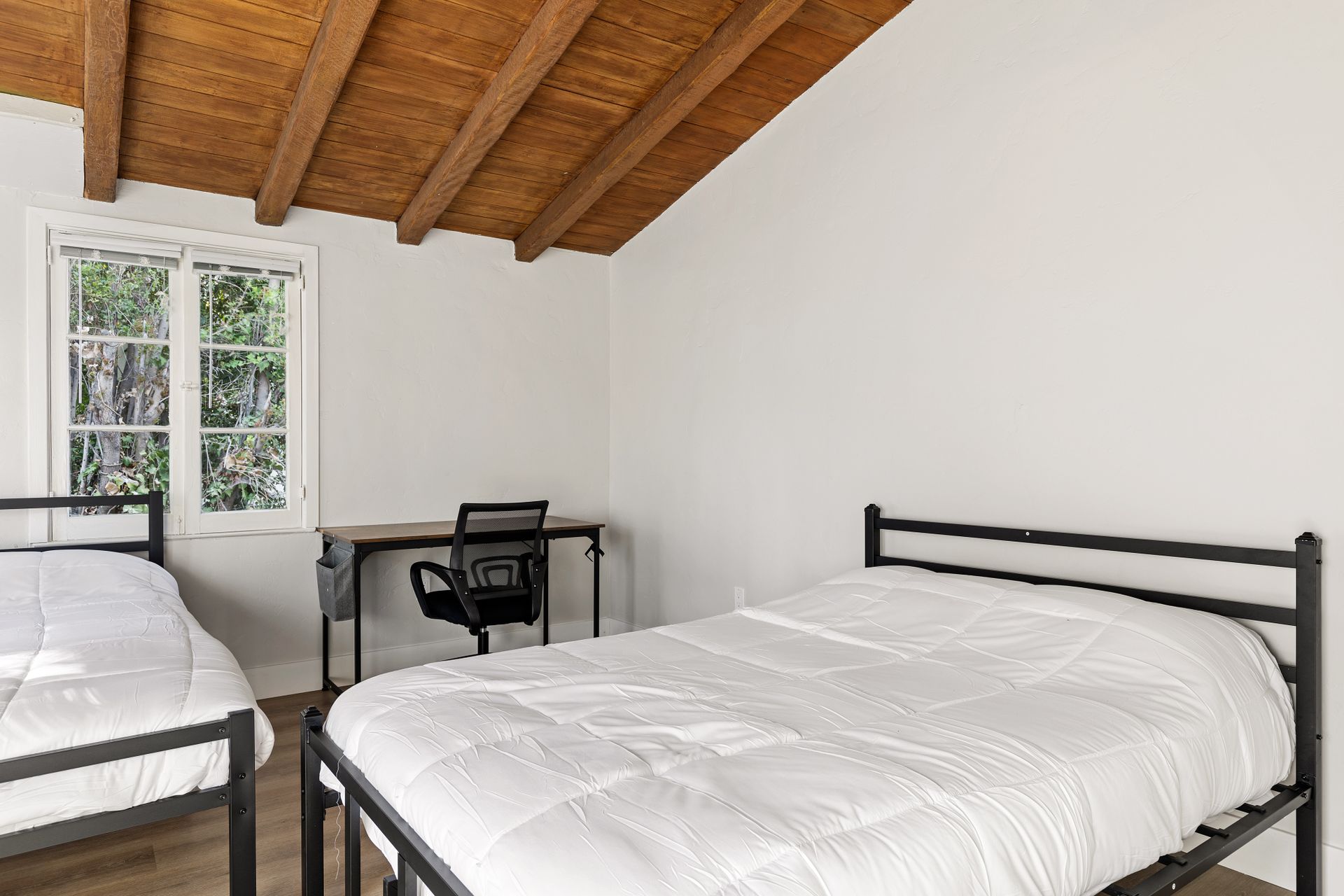 1707-1709 Kelton Ave - Twin/Shared Room - Kelton Ave - Gallery - 5