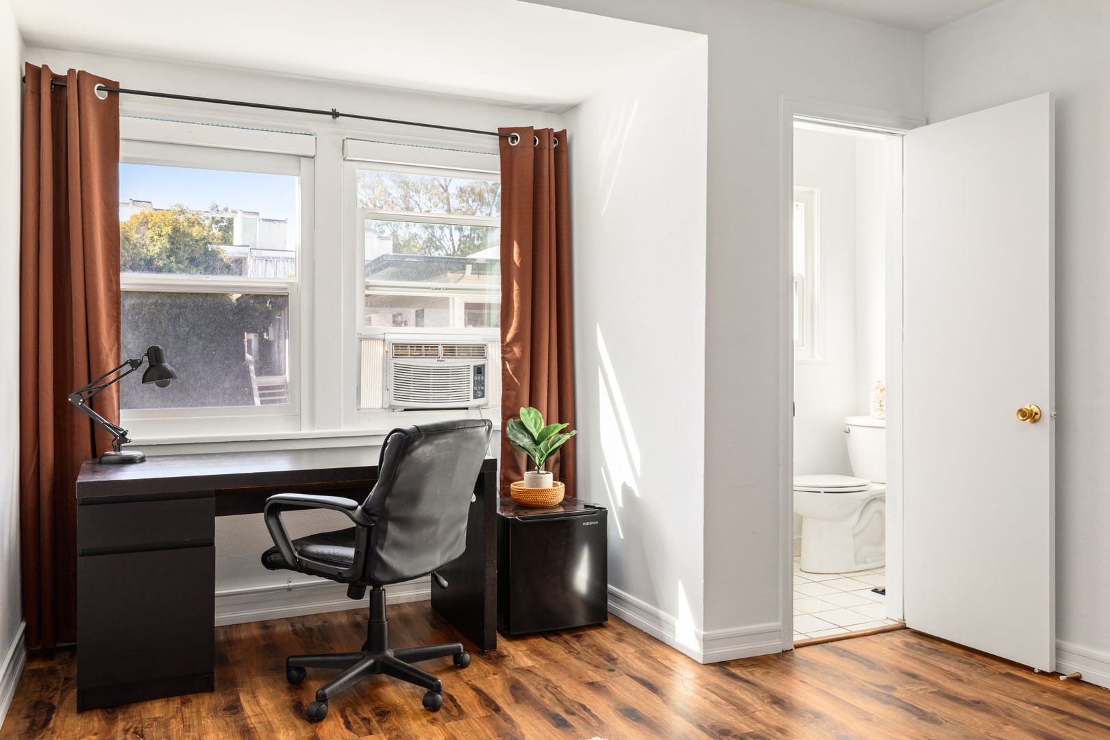 515 Landfair 1 - Single Room 1 / Single Room 12 - Landfair Ave - Gallery - 7