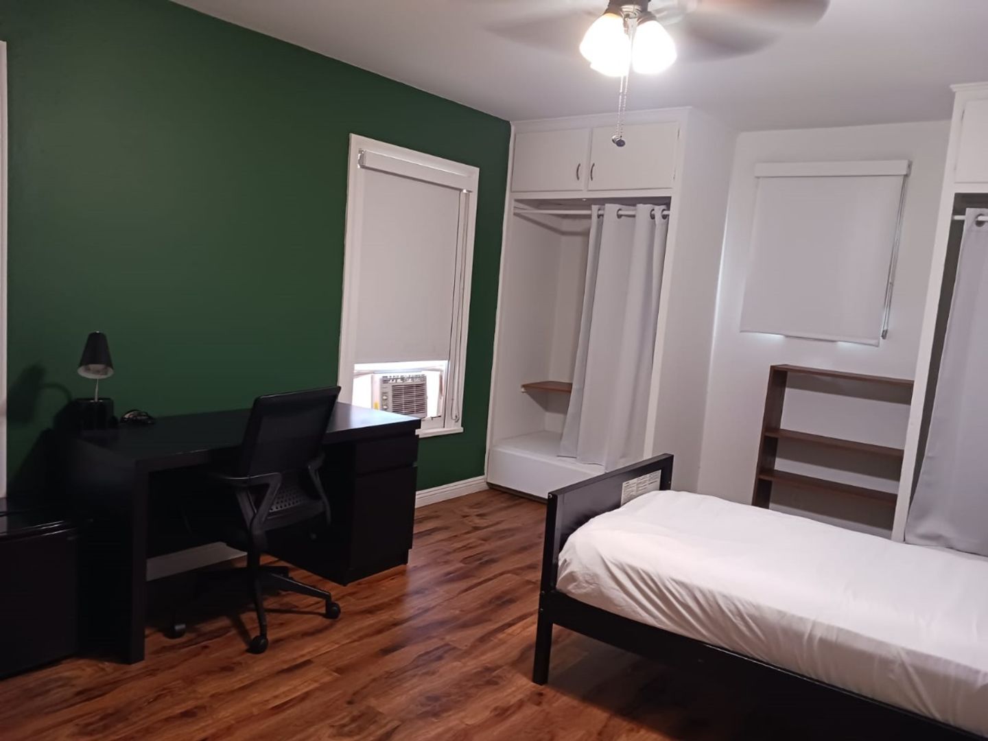  515 Landfair 1 - Single Room 1 /  Single Room 12  -  Landfair Ave  - Gallery -  10