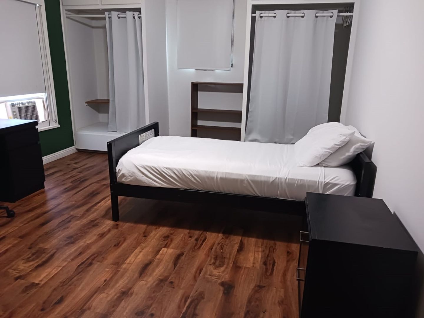 515 Landfair 1 - Single Room 1 / Single Room 12 - Landfair Ave - Gallery - 14