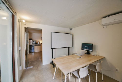 Renovated Korean-Style Family Home with Coworking Space & Garden Oasis