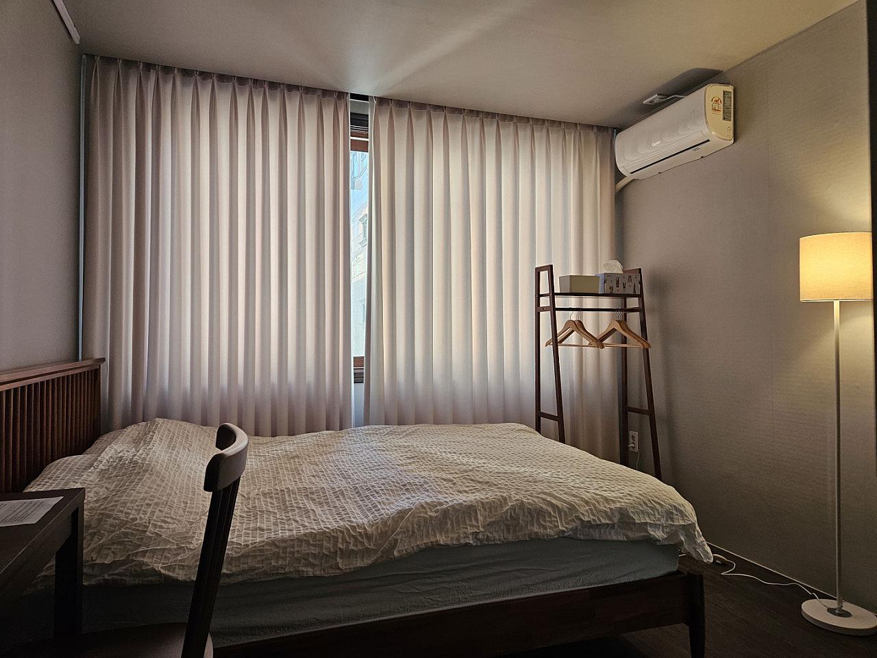  Private Room With A Private Shower  -  Renovated Korean-Style Family Home with Coworking Space & Garden Oasis  - Gallery -  16