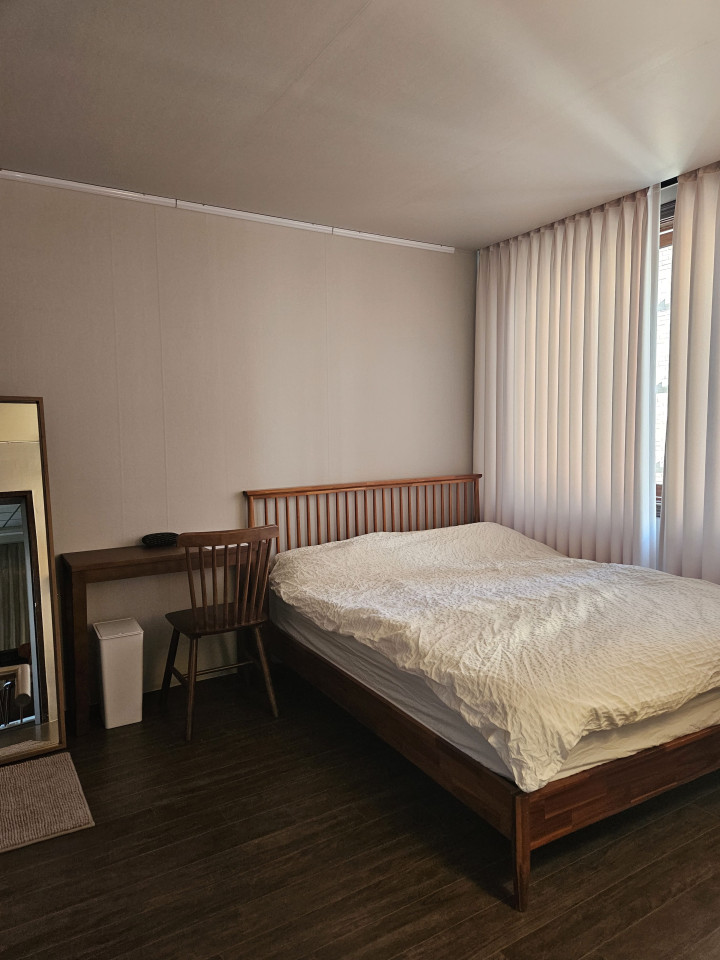  Private Room With A Private Shower  -  Renovated Korean-Style Family Home with Coworking Space & Garden Oasis  - Gallery -  8