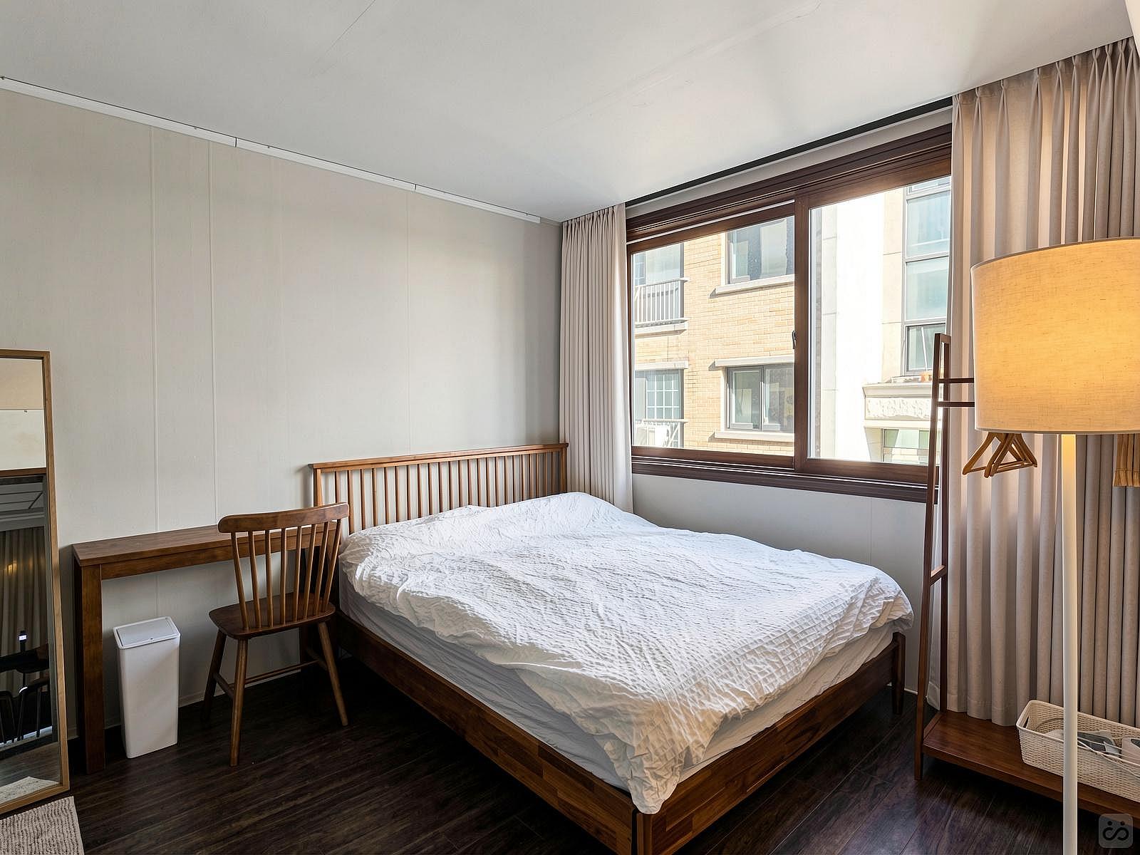  Private Room With A Private Shower  -  Renovated Korean-Style Family Home with Coworking Space & Garden Oasis  - Gallery -  27