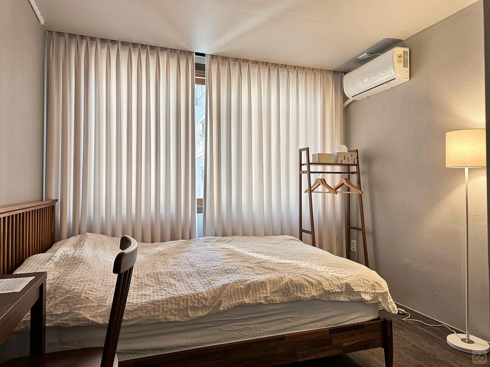  Private Room With A Private Shower  -  Renovated Korean-Style Family Home with Coworking Space & Garden Oasis  - Gallery -  28