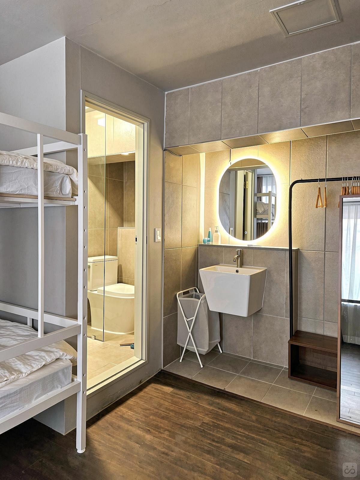  Bed In A 4-Bed Mixed Gender Room  -  Renovated Korean-Style Family Home with Coworking Space & Garden Oasis  - Gallery -  29