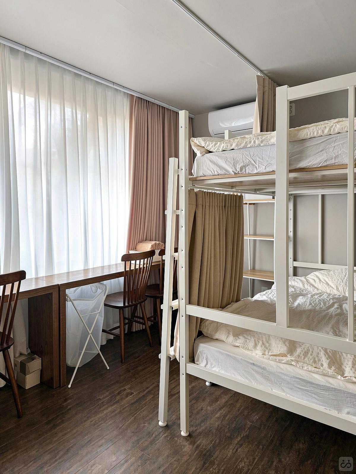  Bed In A 4-Bed Mixed Gender Room  -  Renovated Korean-Style Family Home with Coworking Space & Garden Oasis  - Gallery -  25