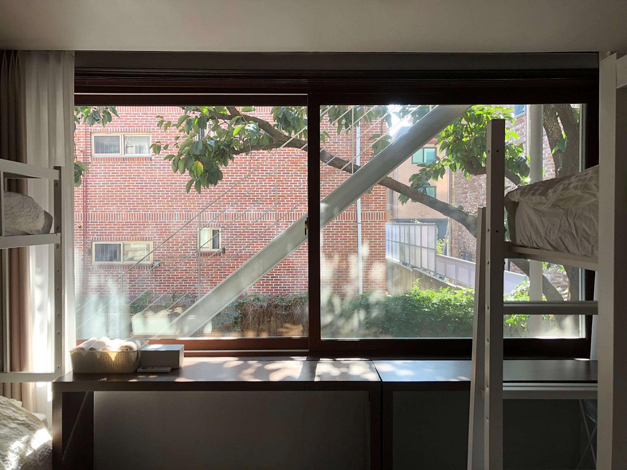  Bed In A 4-Bed Mixed Gender Room  -  Renovated Korean-Style Family Home with Coworking Space & Garden Oasis  - Gallery -  23