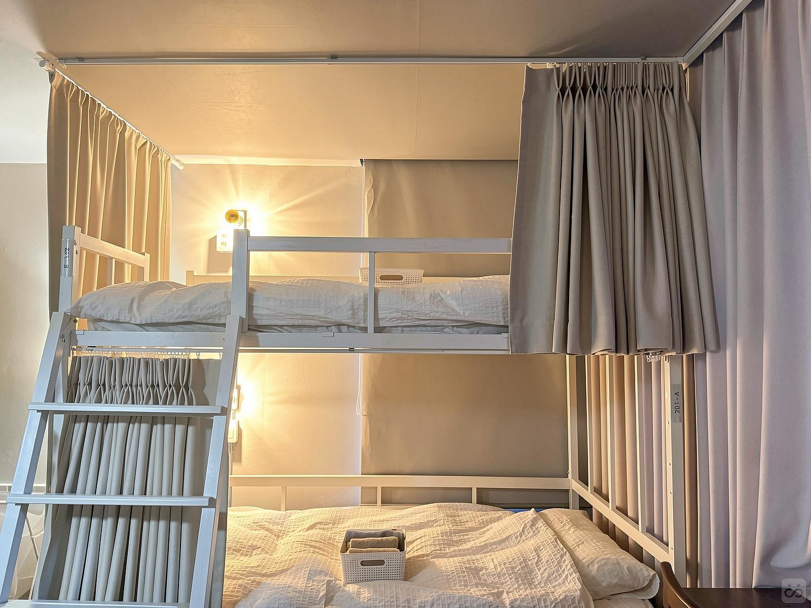  Bed In A 4-Bed Mixed Gender Room  -  Renovated Korean-Style Family Home with Coworking Space & Garden Oasis  - Gallery -  26
