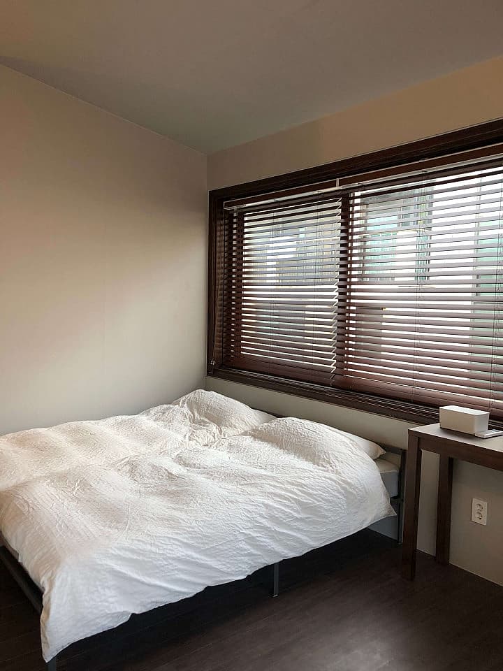  Big Private Room With A Private Bathroom  -  Renovated Korean-Style Family Home with Coworking Space & Garden Oasis  - Gallery -  17