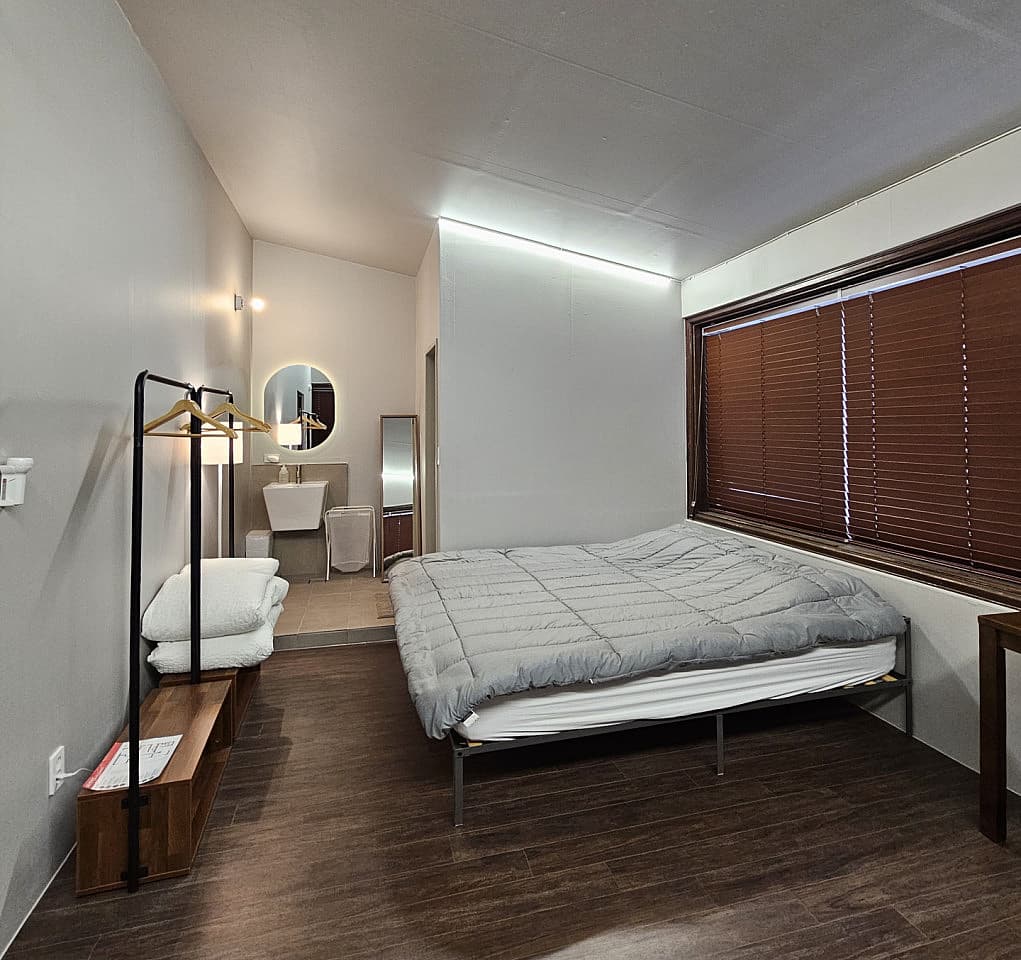  Big Private Room With A Private Bathroom  -  Renovated Korean-Style Family Home with Coworking Space & Garden Oasis  - Gallery -  16