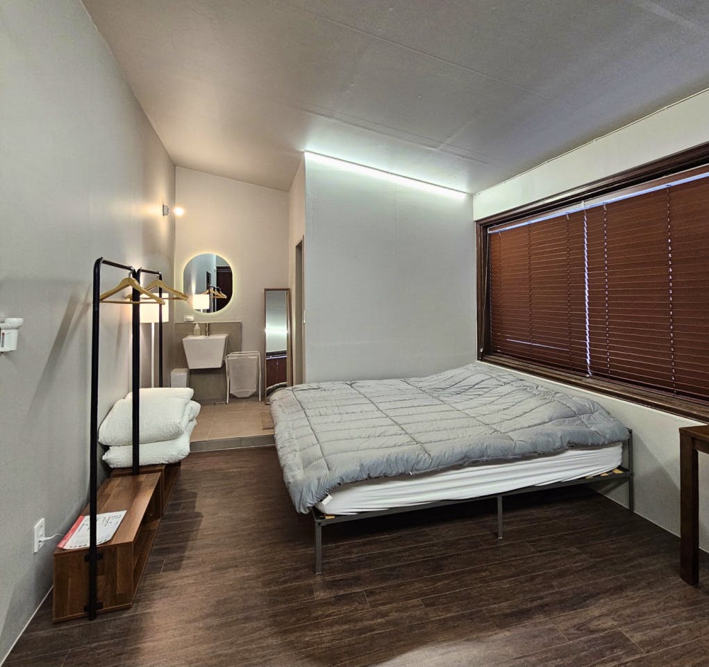  Big Private Room With A Private Bathroom  -  Renovated Korean-Style Family Home with Coworking Space & Garden Oasis  - Gallery -  1