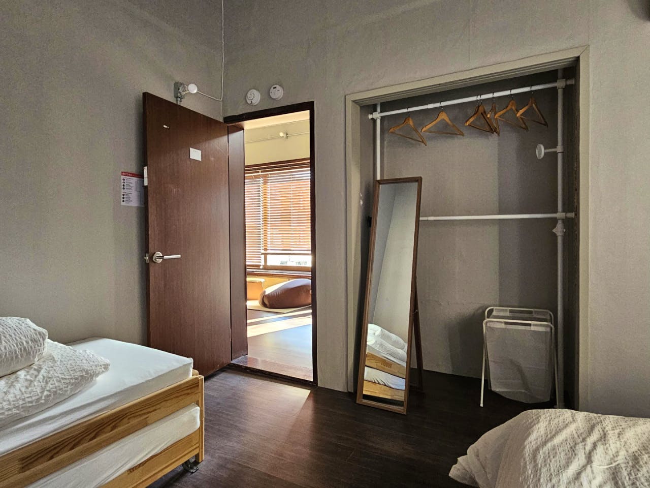  Big Private Room With A Shared Bathroom  -  Renovated Korean-Style Family Home with Coworking Space & Garden Oasis  - Gallery -  1