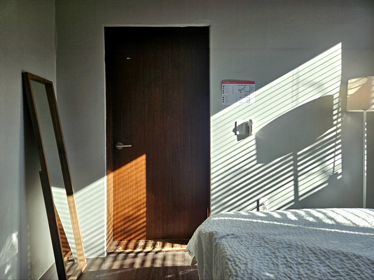  Private Room With A Shared Private Bathroom  -  Renovated Korean-Style Family Home with Coworking Space & Garden Oasis  - Gallery -  14